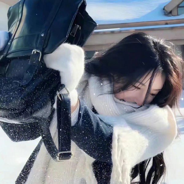 单车上的少女