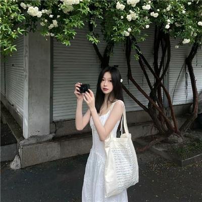 黑伞人